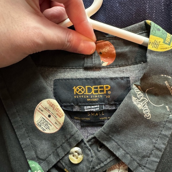 10deep Black Short-Sleeve Record Dot Shirt - Picture 3 of 3